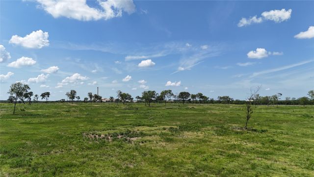 197 Waterfront Club Drive, Corsicana, TX 75110