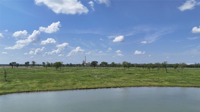 197 Waterfront Club Drive, Corsicana, TX 75110