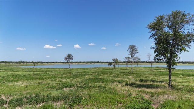 197 Waterfront Club Drive, Corsicana, TX 75110
