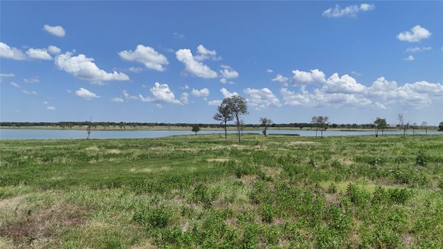 197 Waterfront Club Drive, Corsicana, TX 75110