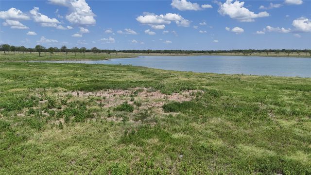197 Waterfront Club Drive, Corsicana, TX 75110
