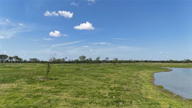 197 Waterfront Club Drive, Corsicana, TX 75110