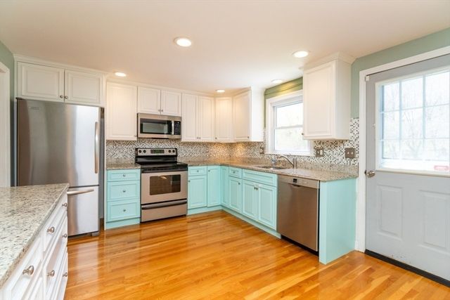 4 Clearview Dr, Milford, MA 01757