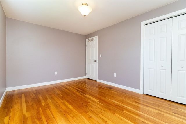 4 Clearview Dr, Milford, MA 01757