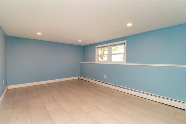4 Clearview Dr, Milford, MA 01757