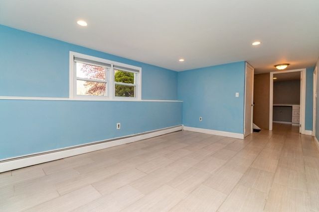 4 Clearview Dr, Milford, MA 01757