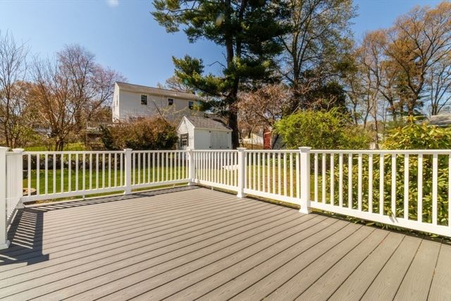 4 Clearview Dr, Milford, MA 01757