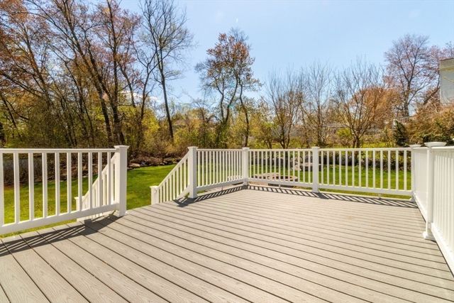 4 Clearview Dr, Milford, MA 01757