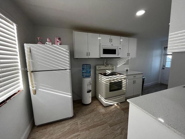 2049 SW 60th Ct 1, Miami, FL 33155