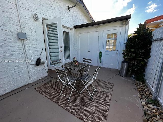 2049 SW 60th Ct 1, Miami, FL 33155