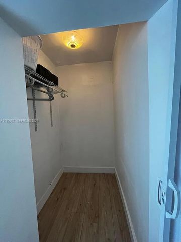 2049 SW 60th Ct 1, Miami, FL 33155