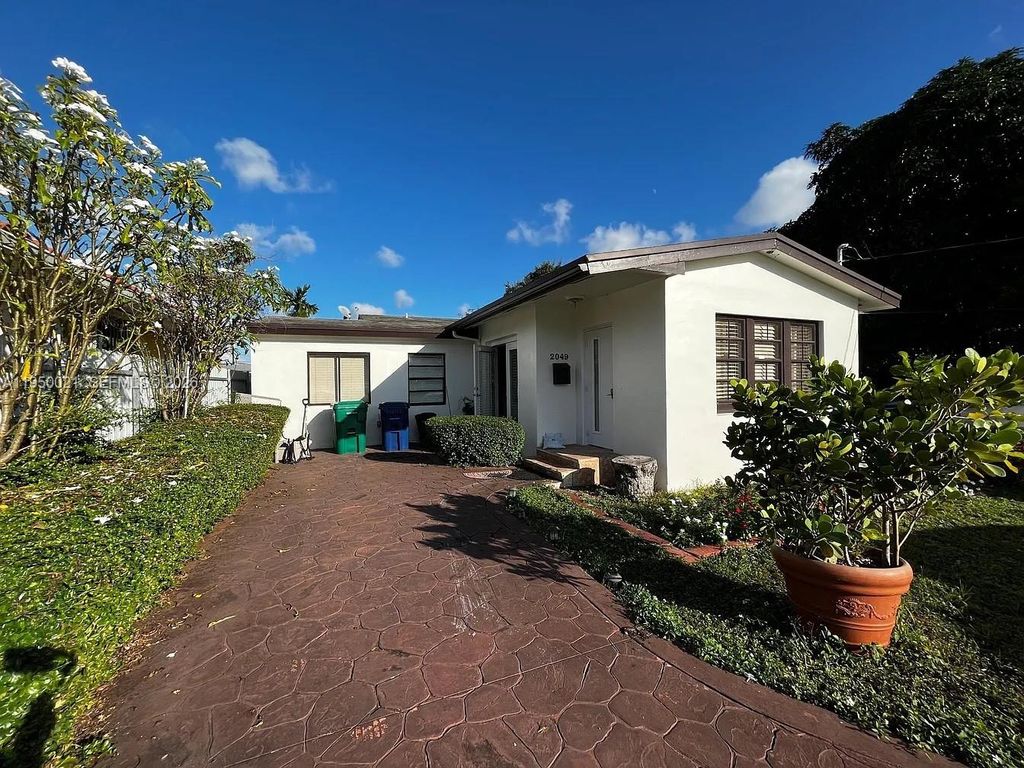 2049 SW 60th Ct 1, Miami, FL 33155