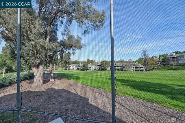 3210 Rossmoor Pkwy 4, Walnut Creek, CA 94595