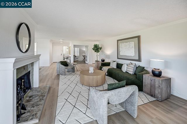 3210 Rossmoor Pkwy 4, Walnut Creek, CA 94595