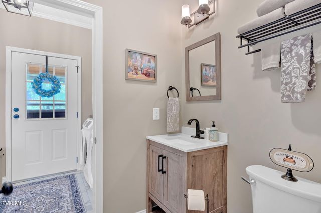 4886 Eagle Pointe Drive, Kingsport, TN 37664