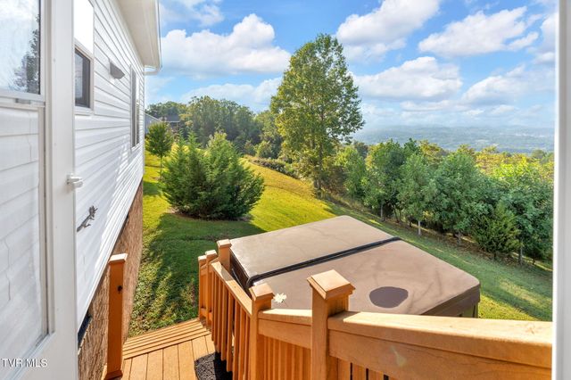 4886 Eagle Pointe Drive, Kingsport, TN 37664