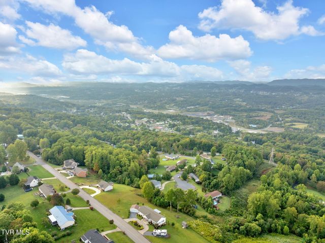 4886 Eagle Pointe Drive, Kingsport, TN 37664
