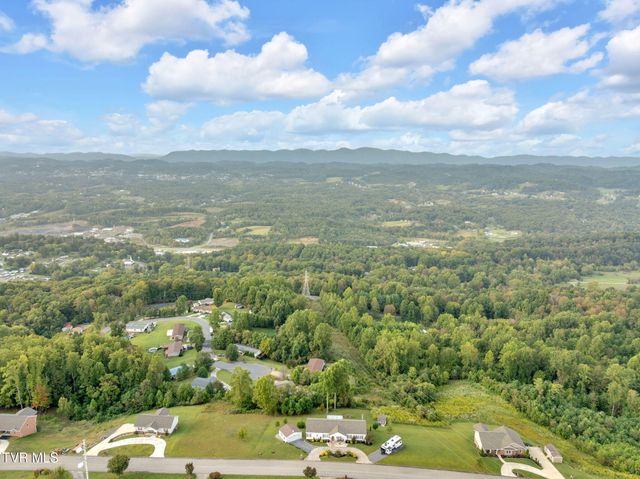 4886 Eagle Pointe Drive, Kingsport, TN 37664