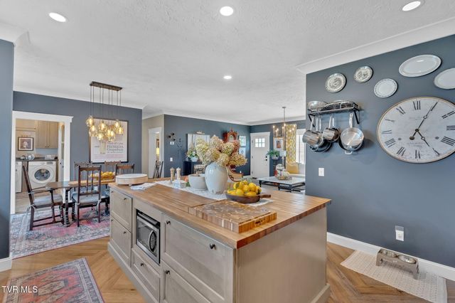 4886 Eagle Pointe Drive, Kingsport, TN 37664