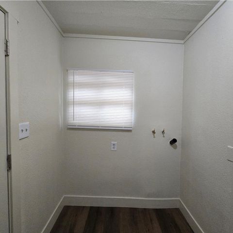 5251 N State Street, Fresno, CA 93722