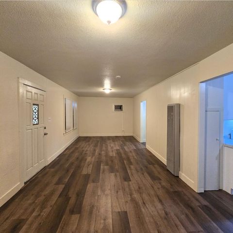 5251 N State Street, Fresno, CA 93722