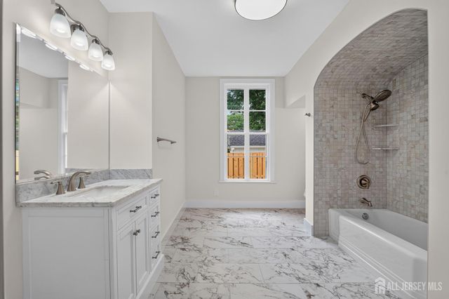 23 Amwell Road, Millstone, NJ 08844
