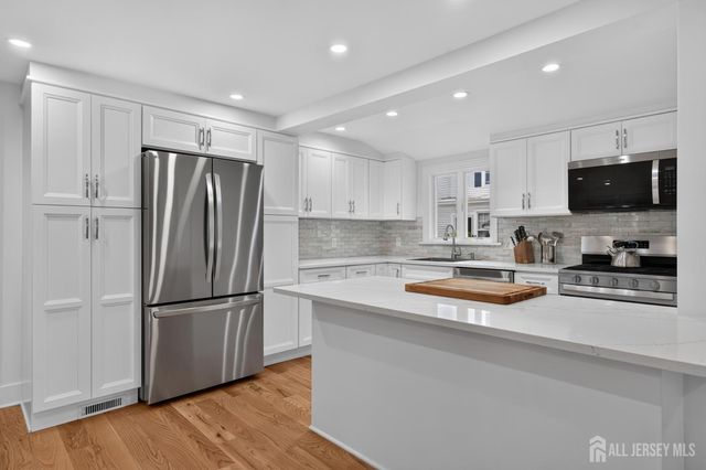 23 Amwell Road, Millstone, NJ 08844
