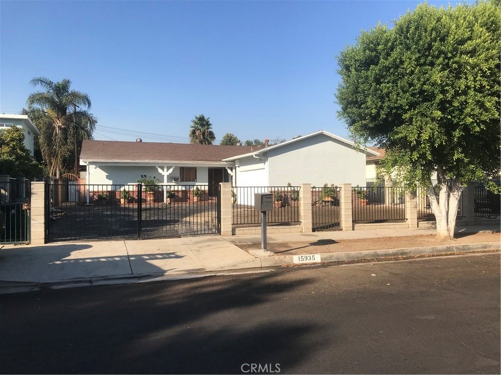 15935 Community Street, North Hills, CA 91343