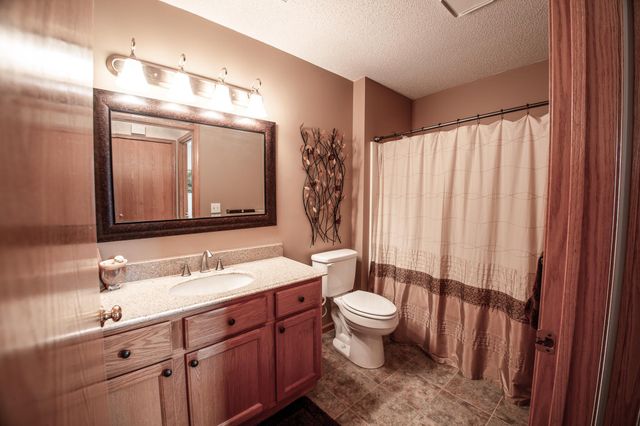 6800 Fremont Lane, Woodbury, MN 55125