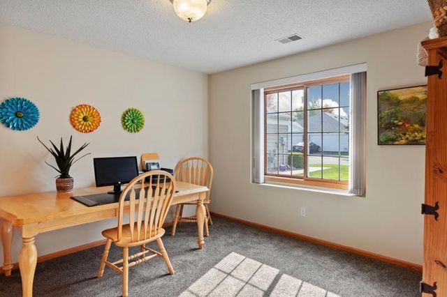 6800 Fremont Lane, Woodbury, MN 55125