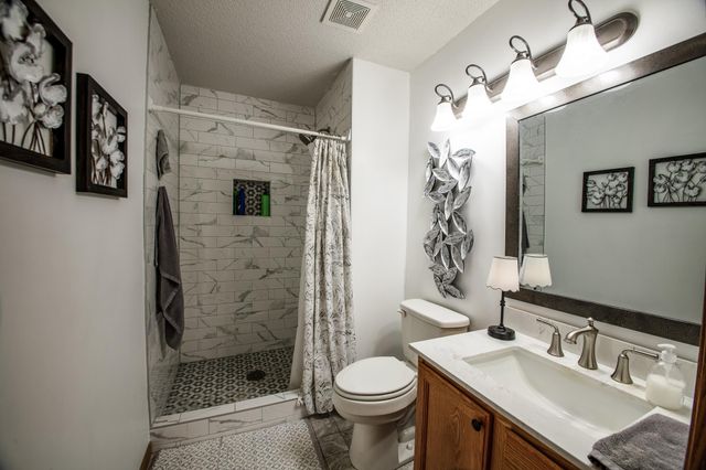 6800 Fremont Lane, Woodbury, MN 55125