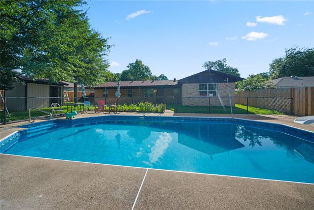 309 Gray Street, Henderson, TX 75652