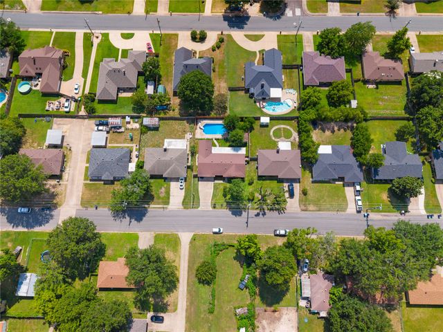 309 Gray Street, Henderson, TX 75652