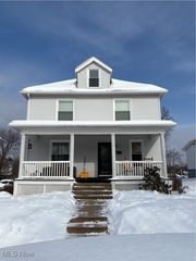 913 Foster Avenue, Cambridge, OH 43725