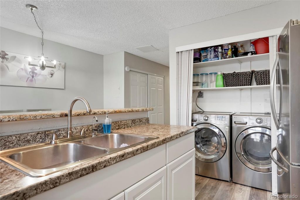Image 12 of property listing at 1110 S Waco Street D, Aurora, CO 80017