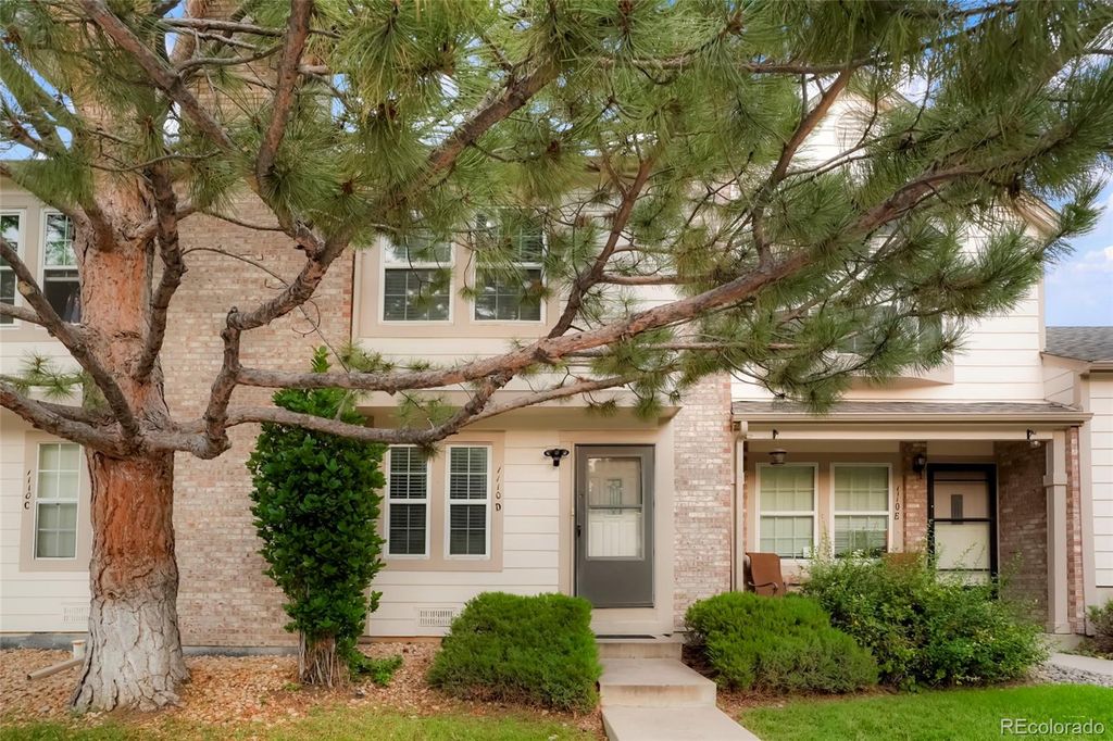 Image 4 of property listing at 1110 S Waco Street D, Aurora, CO 80017