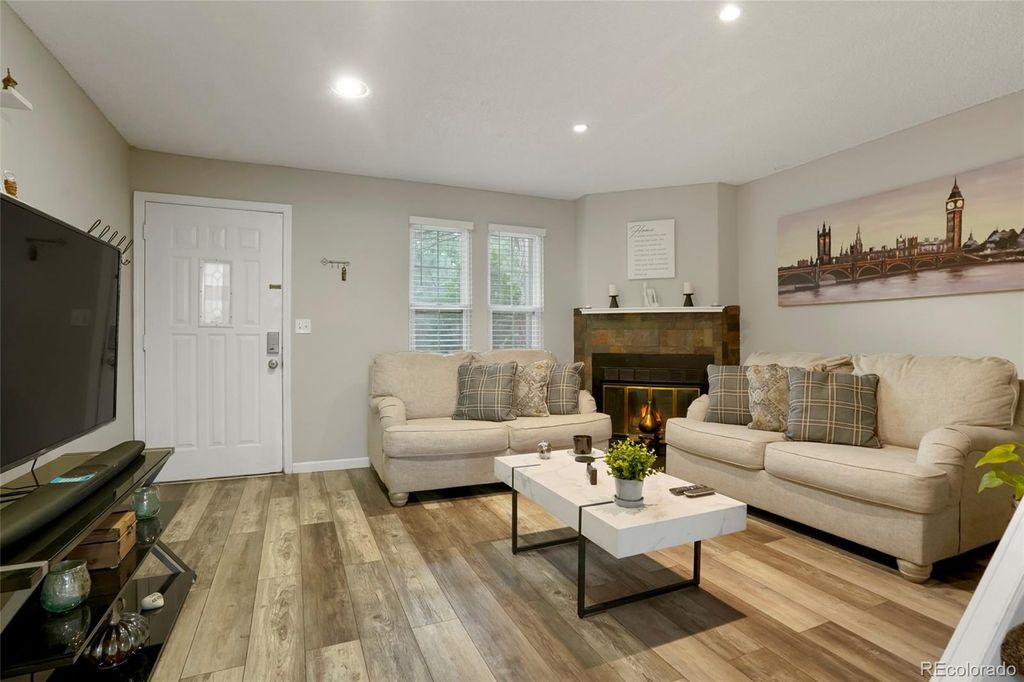 Image 7 of property listing at 1110 S Waco Street D, Aurora, CO 80017