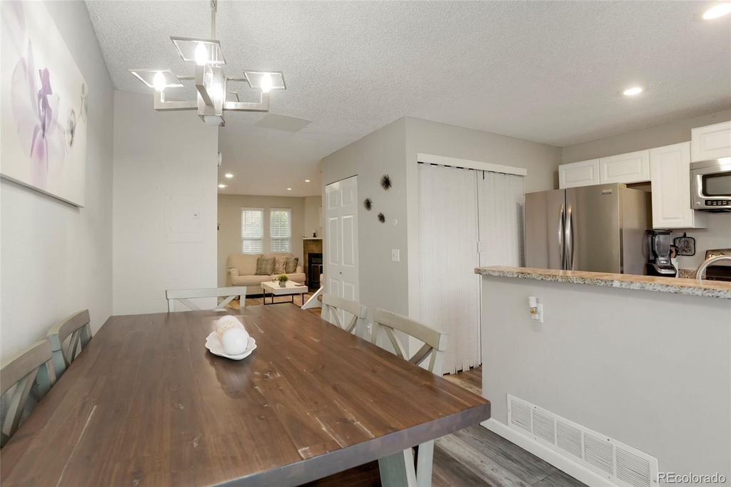 Image 9 of property listing at 1110 S Waco Street D, Aurora, CO 80017
