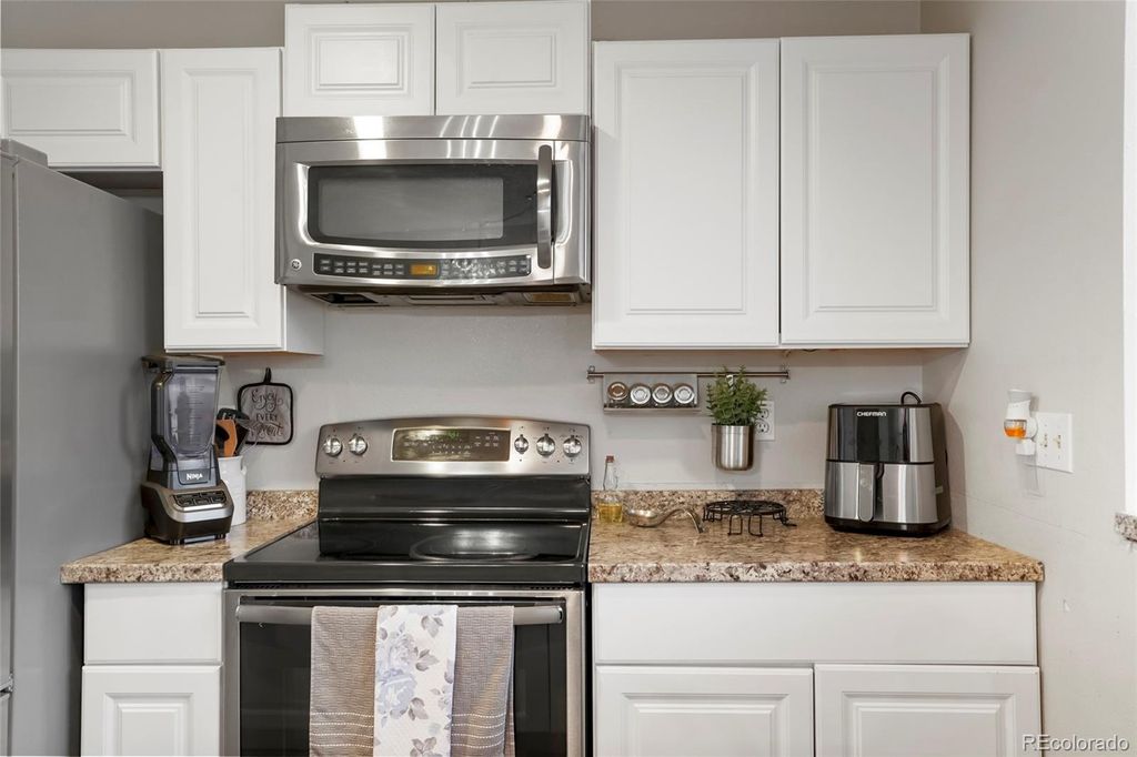 Image 10 of property listing at 1110 S Waco Street D, Aurora, CO 80017