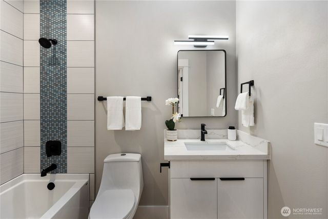 16250 SE Lake Moneysmith, Auburn, WA 98092