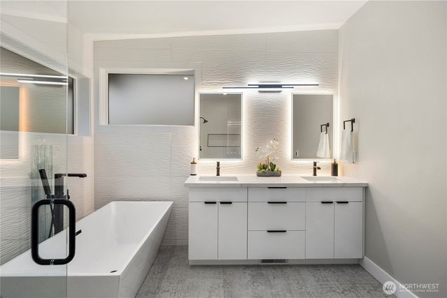 16250 SE Lake Moneysmith, Auburn, WA 98092