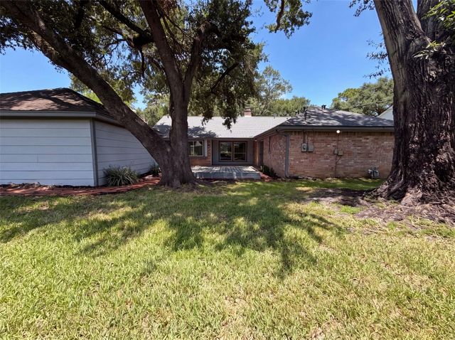 10327 Sweetwood Drive, Houston, TX 77070