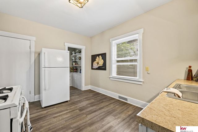 4323 Leavenworth Street, Omaha, NE 68105