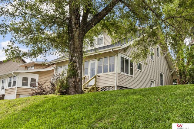 4323 Leavenworth Street, Omaha, NE 68105