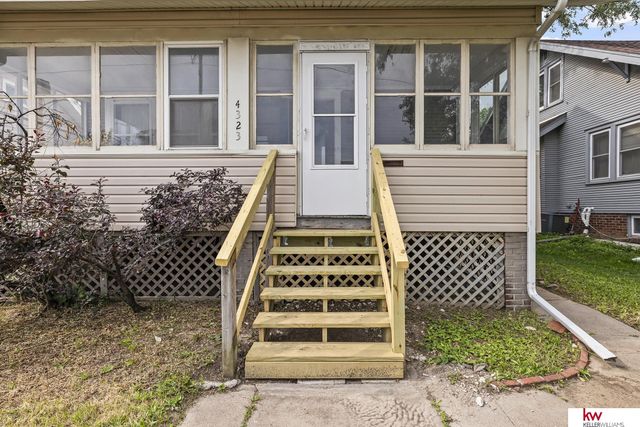 4323 Leavenworth Street, Omaha, NE 68105