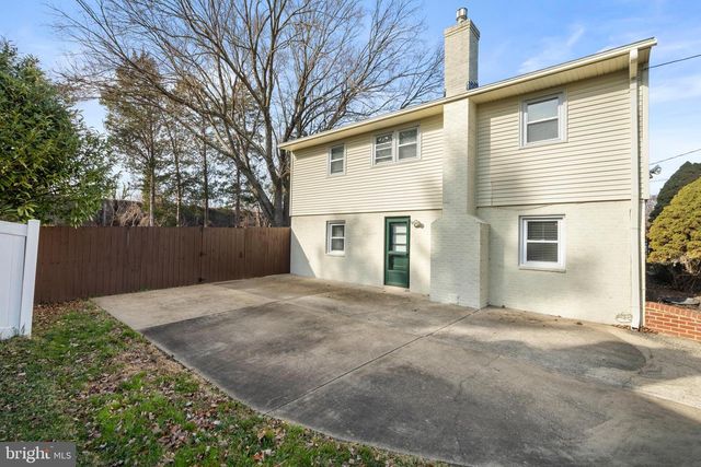 1726 BALDWIN DR, Mclean, VA 22101