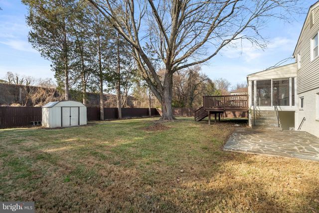 1726 BALDWIN DR, Mclean, VA 22101