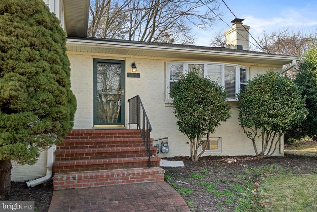 1726 BALDWIN DR, Mclean, VA 22101