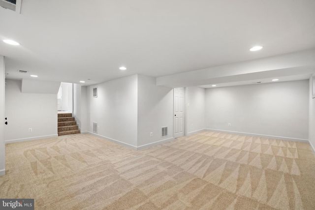 1726 BALDWIN DR, Mclean, VA 22101