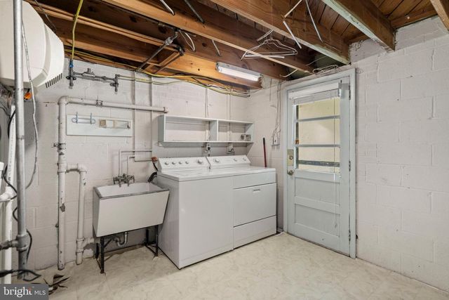 1726 BALDWIN DR, Mclean, VA 22101